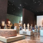 Herzstück der Ausstellung ist der Stein der Sonne, welcher bei der Ruinenstädte Teotihuacan gefunden wurde.