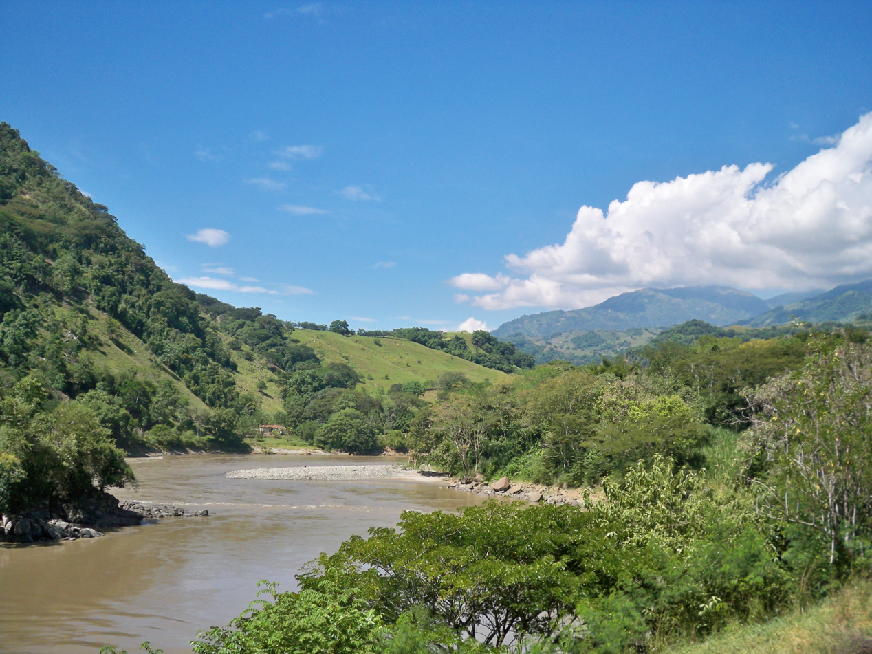 Den Rest des Tages ging es leicht aufwärts entlang dem Fluss Caldas Aguadas.